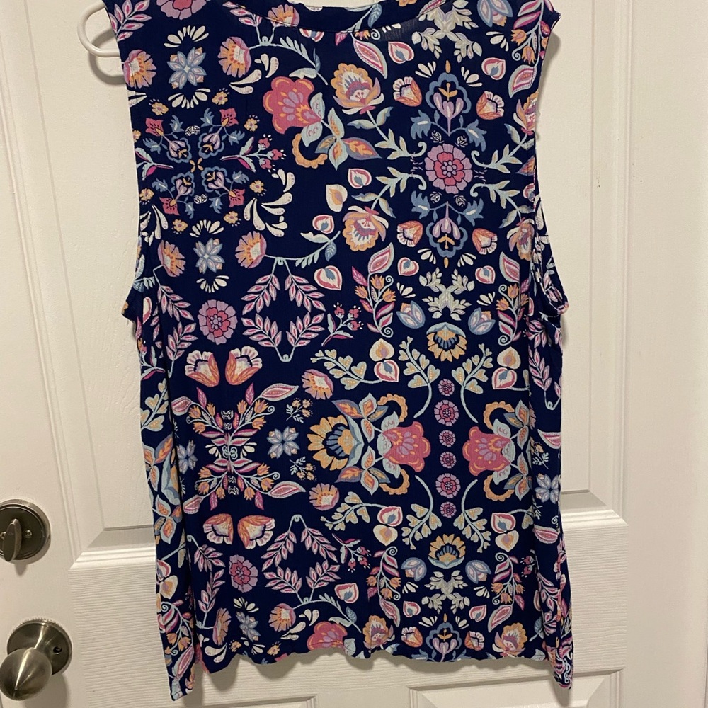 Croft & Barrow Floral Sleeveless Blouse - Navy and Pink - Picture 3 of 3